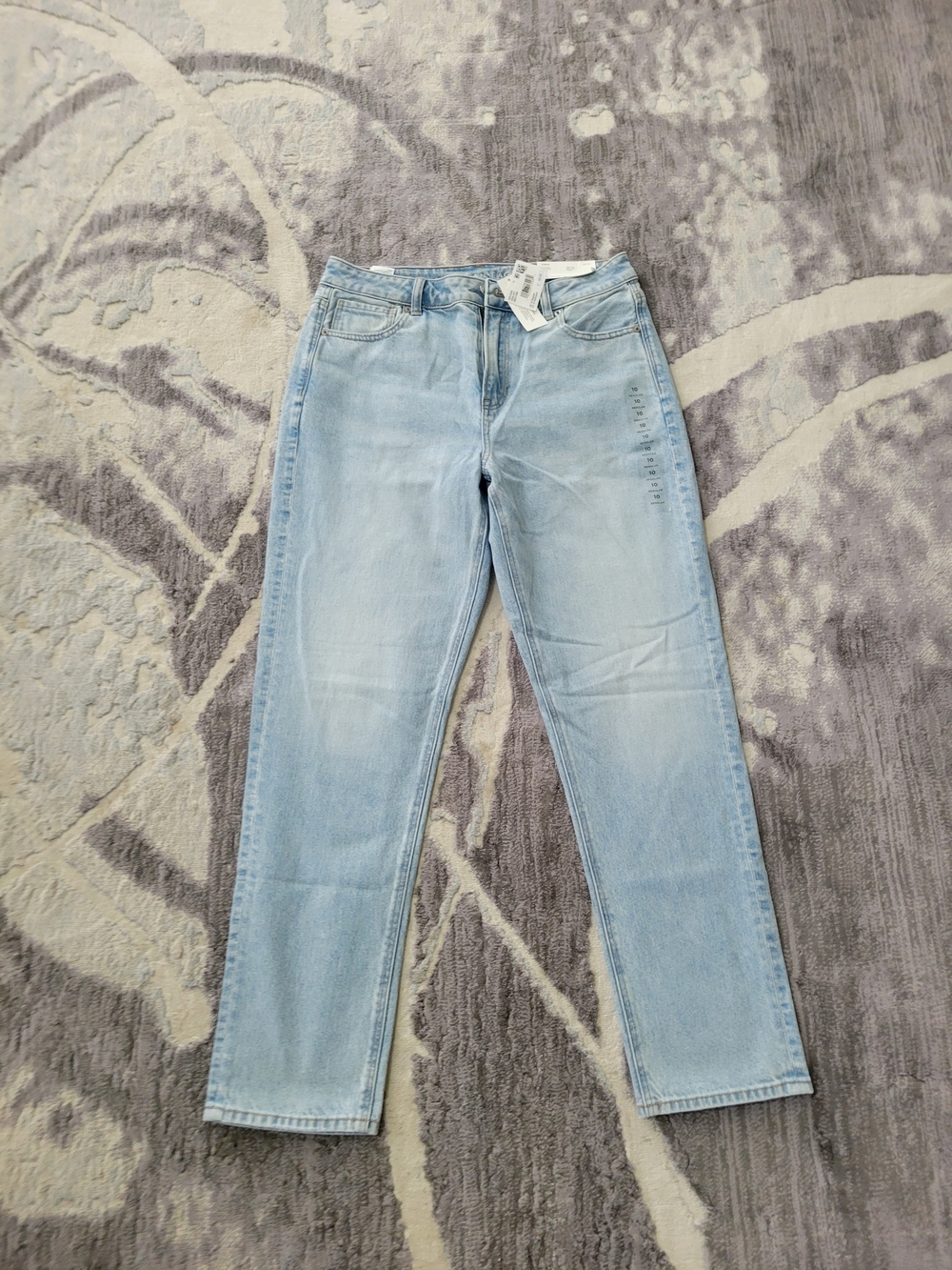 American Eagle Outfitters Light High Ride Blue Straight-Leg Mom Jeans Sise 10